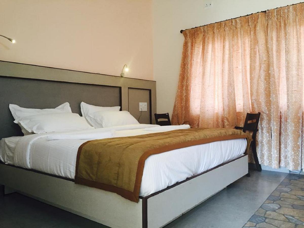 Silverline Retreat Hotel โกลลีฮิลส์ ภายนอก รูปภาพ